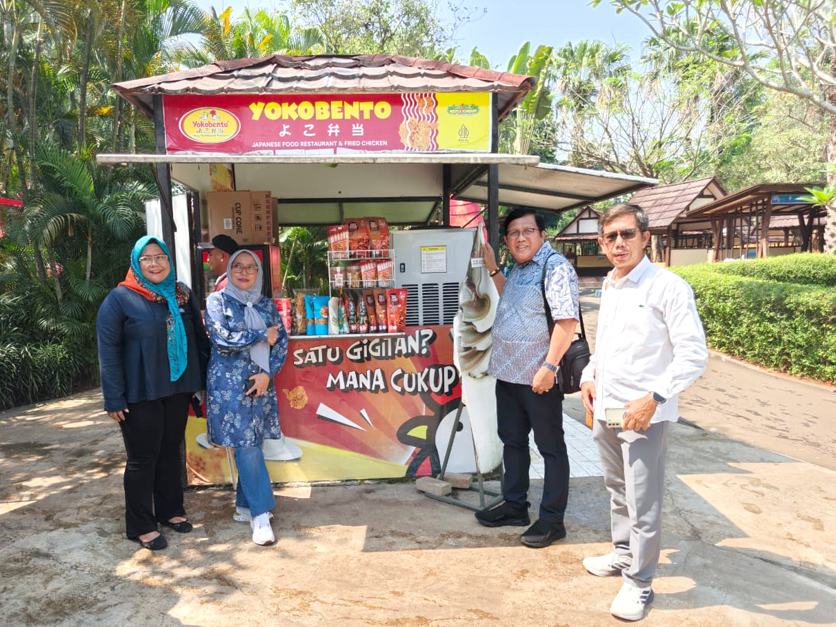 Audiensi ke Water Kingdom Mekarsari bertemu dengan Ibu Direktur beserta Staf dan Tim APINDO Kab.Bogor. Alhamdulillah UMKM Binaan APINDO telah meliki 4 booth titip barang secara permanen dan akan segera membuka booth lagi oleh Bidang Organisasi dan UMKM.